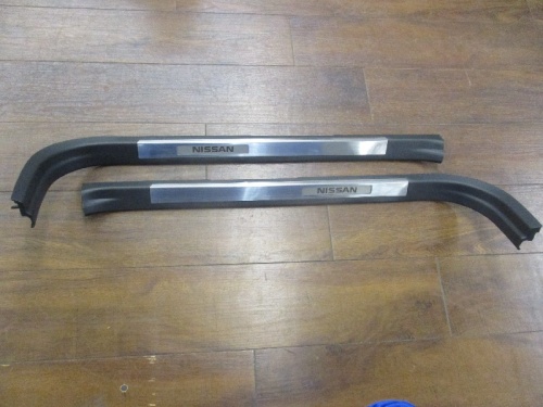 Unknown - Nissan Motor Co., Ltd. - Fuga (Y50 series) genuine illuminated scuff plate
