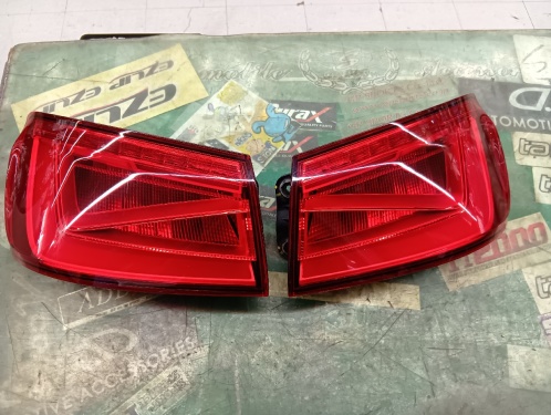Audi - Damaged! Audi A3 Genuine Tail Lights (8V)