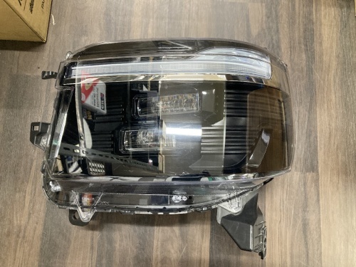 Honda - Defective! Genuine left headlight for N-BOX Custom
