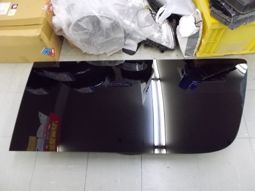 Toyota - Used! Genuine side window for 200 series Hiace/right