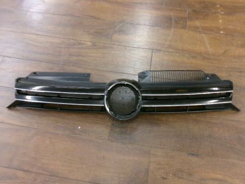 Volkswagen - Golf? Genuine front grill