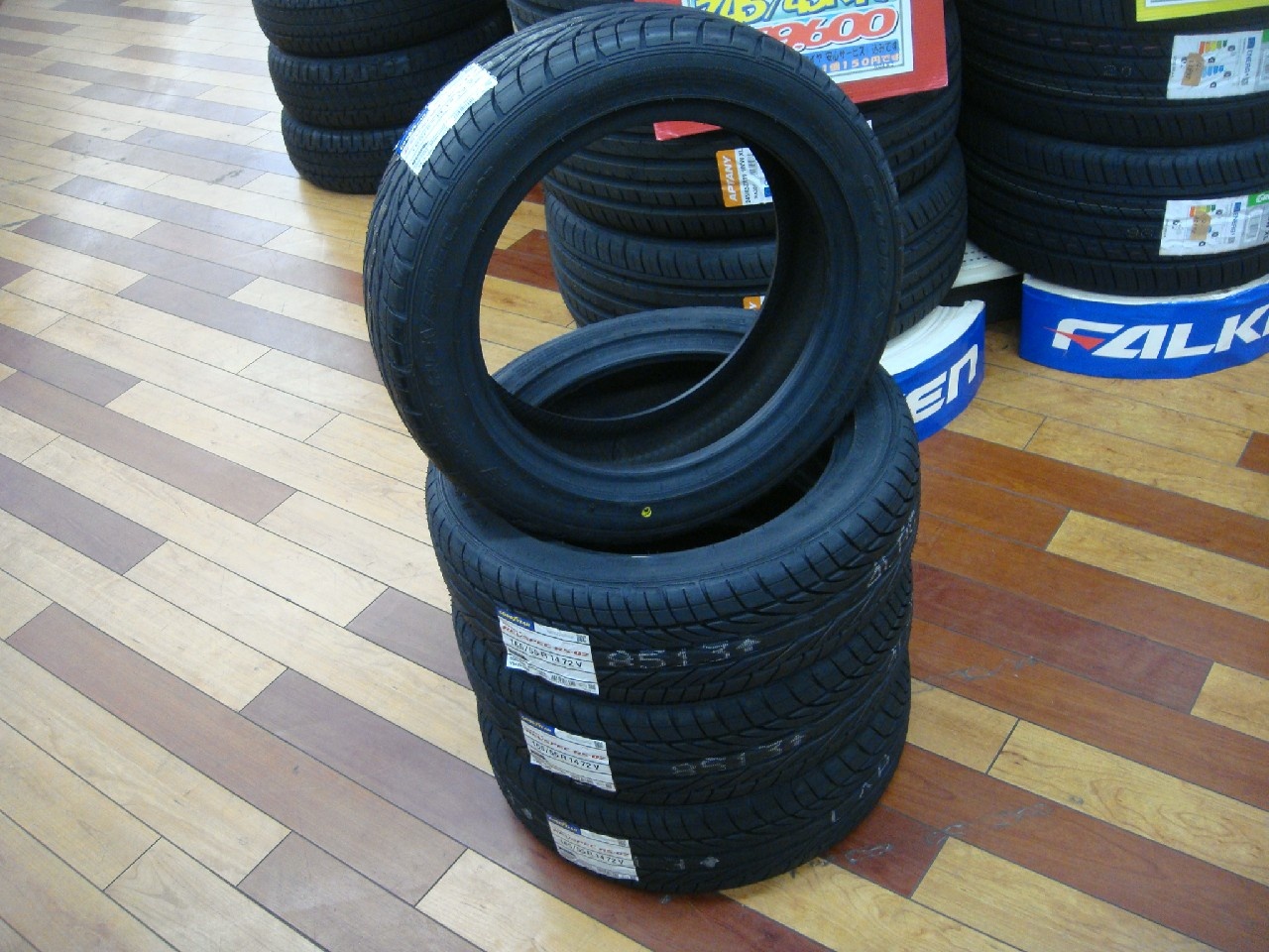 タイヤ・ホイール 165/55R14 YOKOHAMA PRACTIVA Tyrestretch.com 8.0-165-55-R14 | 8.0-165-55-R14-Yokohama