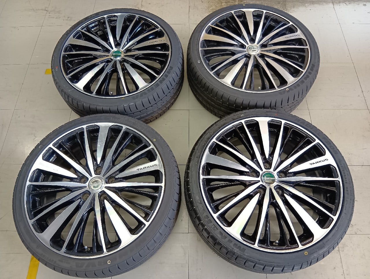 BADX - TARKUS/Overseas 19-inch tire and wheel set of 4 - Nengun BADX - TARKUS/Overseas 19-inch tire and wheel set of 4 - Nengun