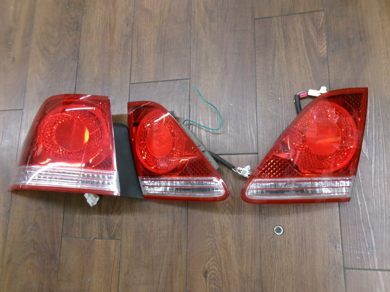 Toyota - Used 18-series Crown Athlete genuine taillights (3 pieces