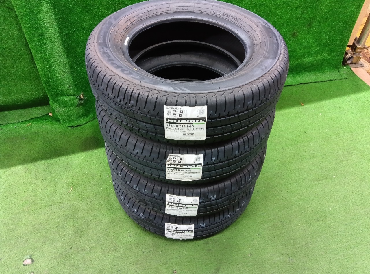 BRIDGESTONE NEWNO 175/70R14 4本 Bridgestone - Four unused NH200C tires (175/70R14) - Nengun